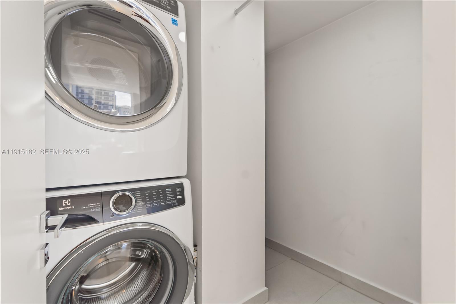 BLUE DIAMOND CONDO - Residential