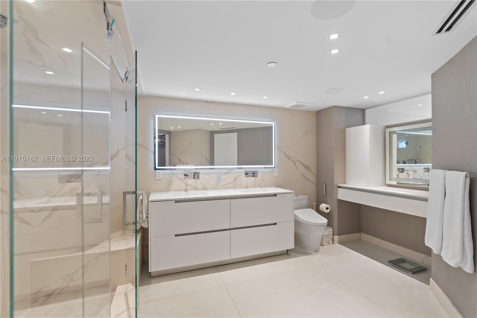 BLUE DIAMOND CONDO - Residential