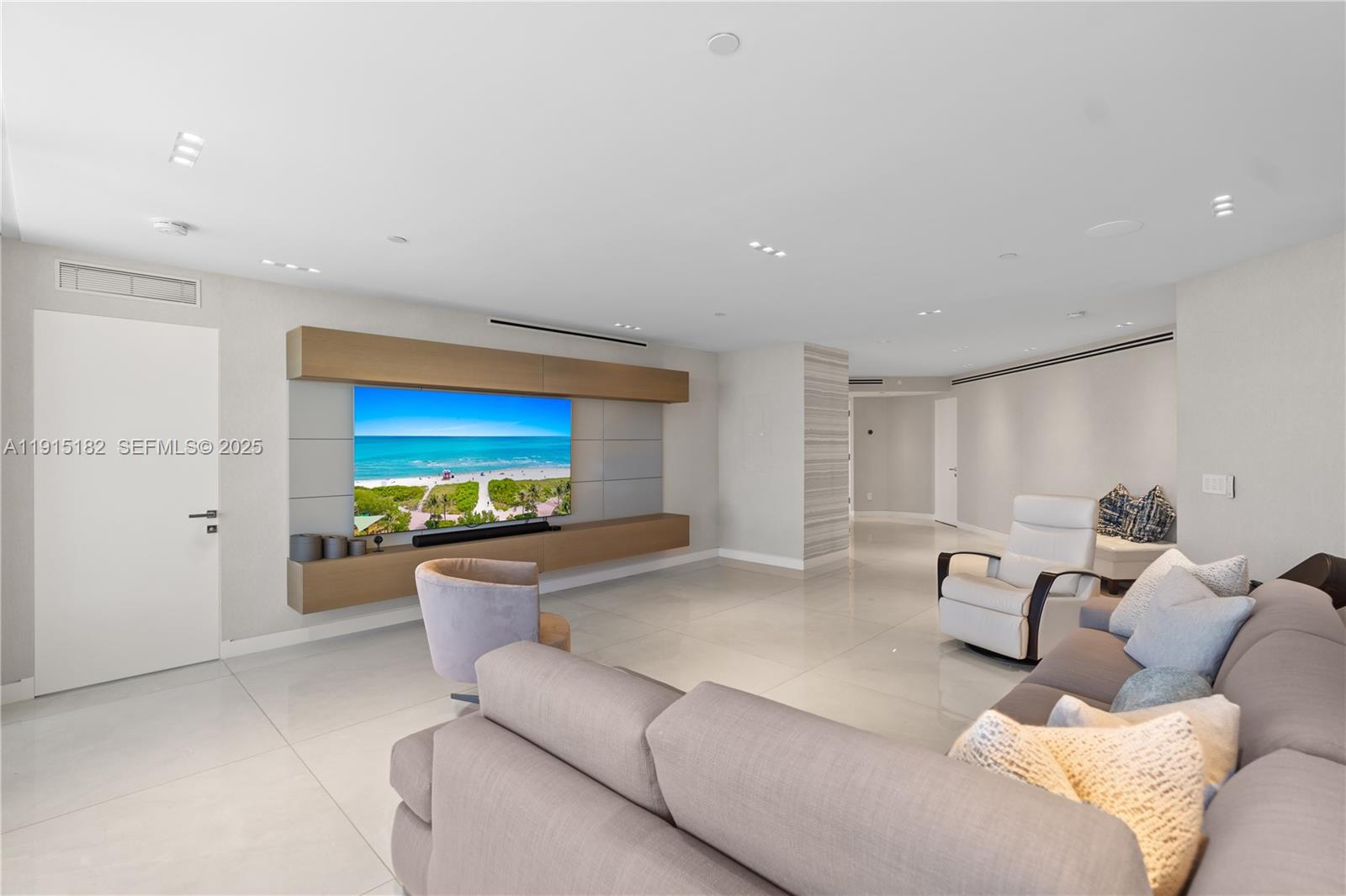 BLUE DIAMOND CONDO - Residential