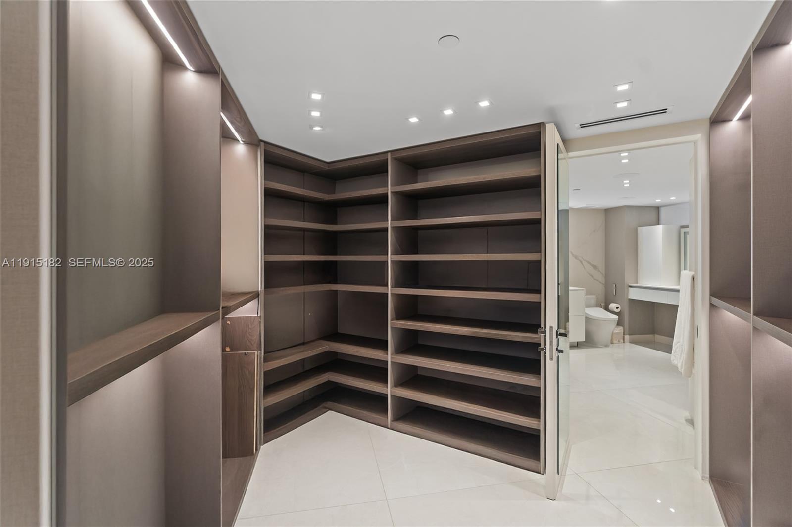 BLUE DIAMOND CONDO - Residential