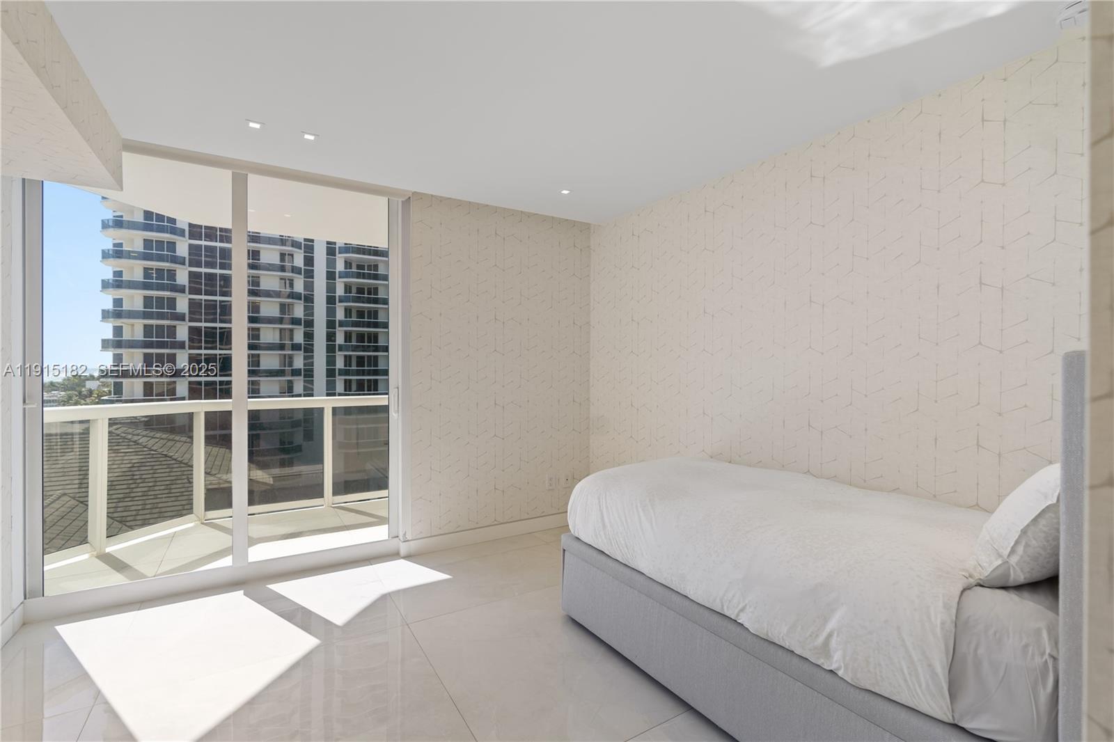 BLUE DIAMOND CONDO - Residential