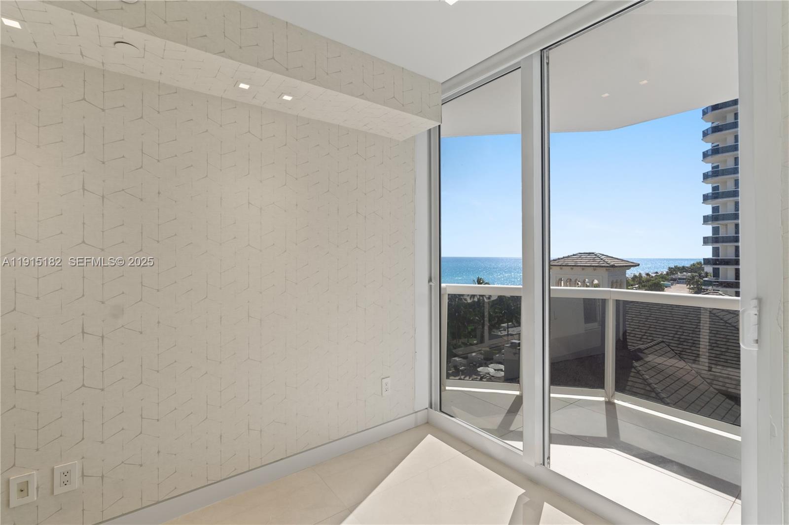 BLUE DIAMOND CONDO - Residential