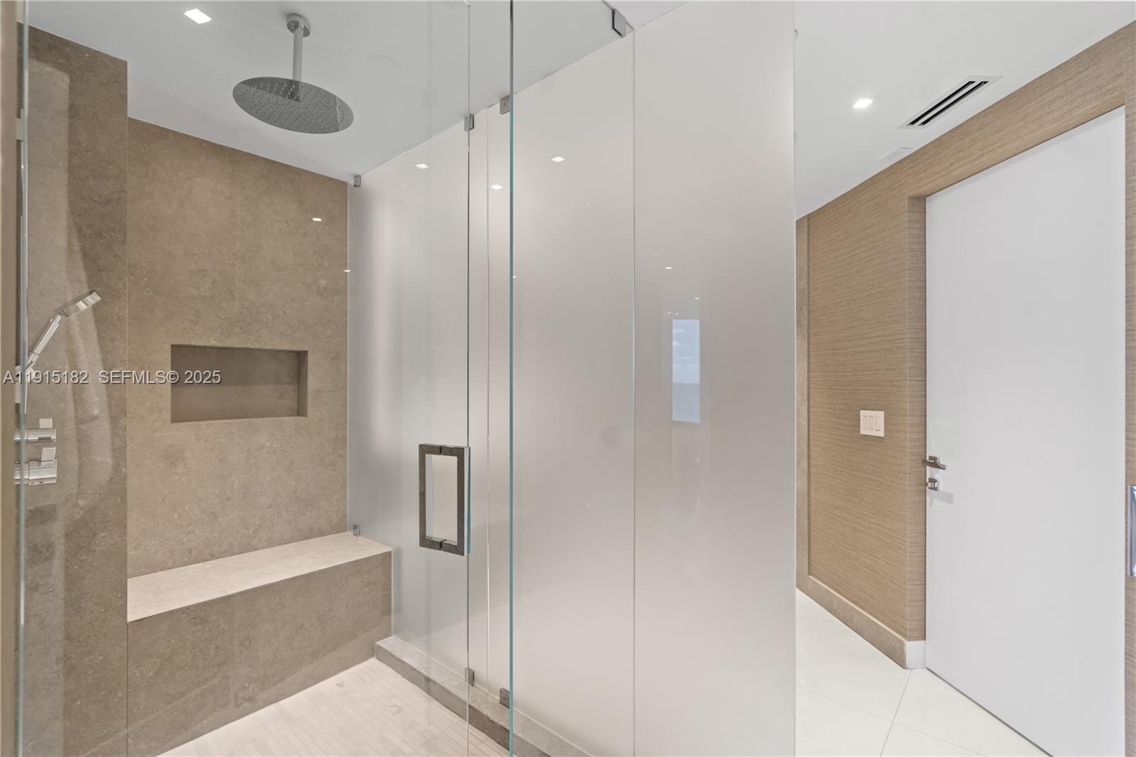 BLUE DIAMOND CONDO - Residential