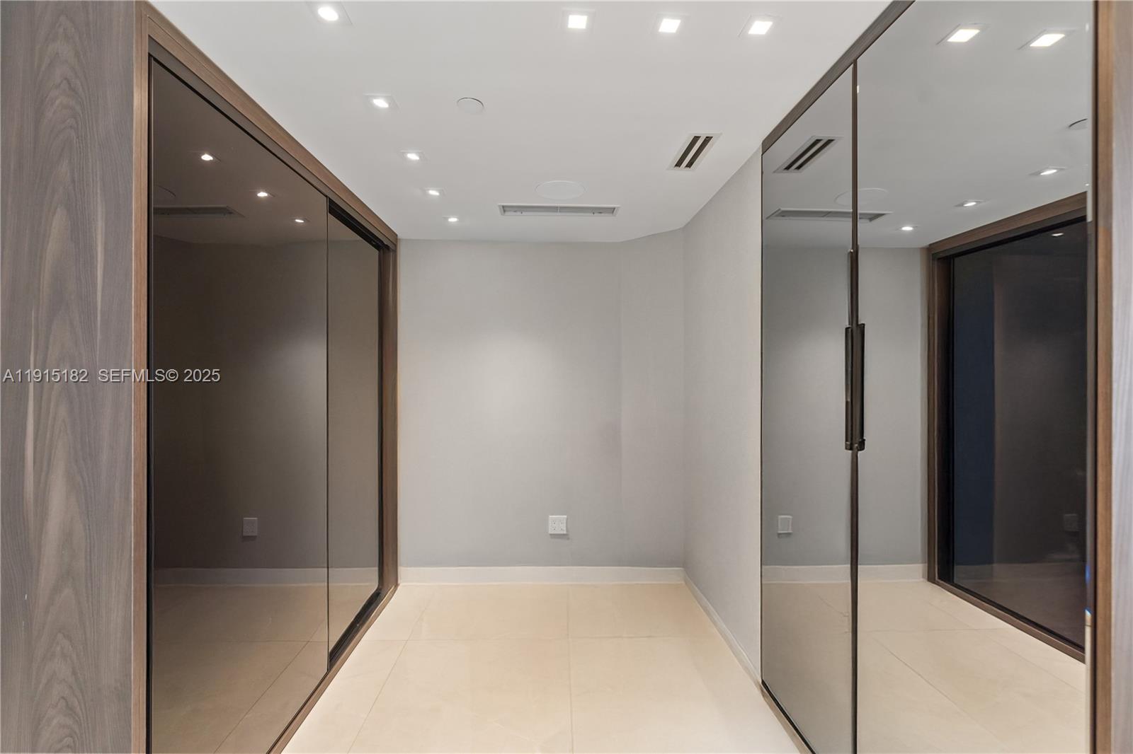 BLUE DIAMOND CONDO - Residential