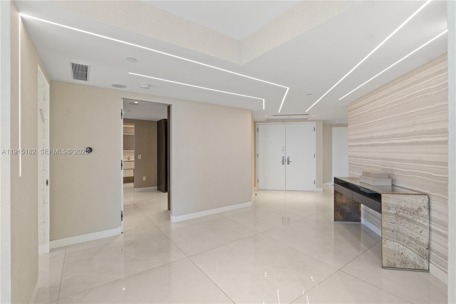 BLUE DIAMOND CONDO - Residential