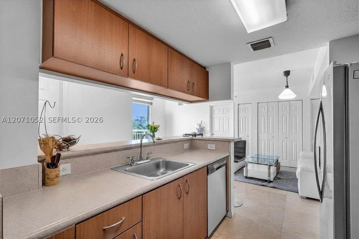 816 NW 11th St 607