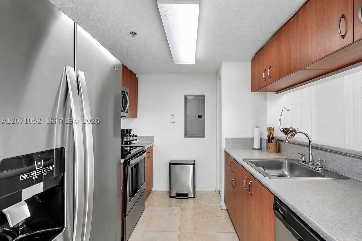 816 NW 11th St 607