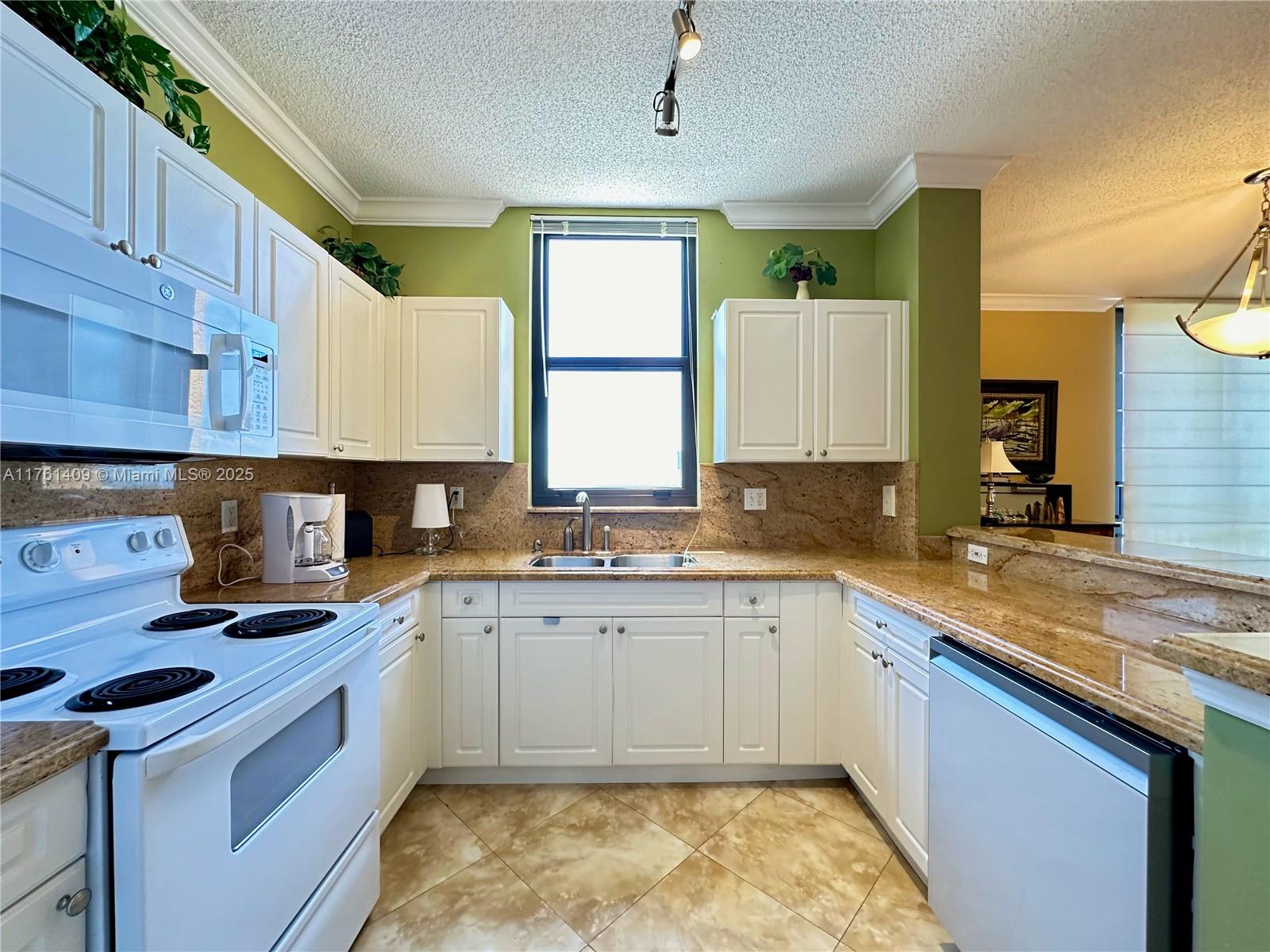 TOWER CONDO AT CITYPLACE - Residential Lease