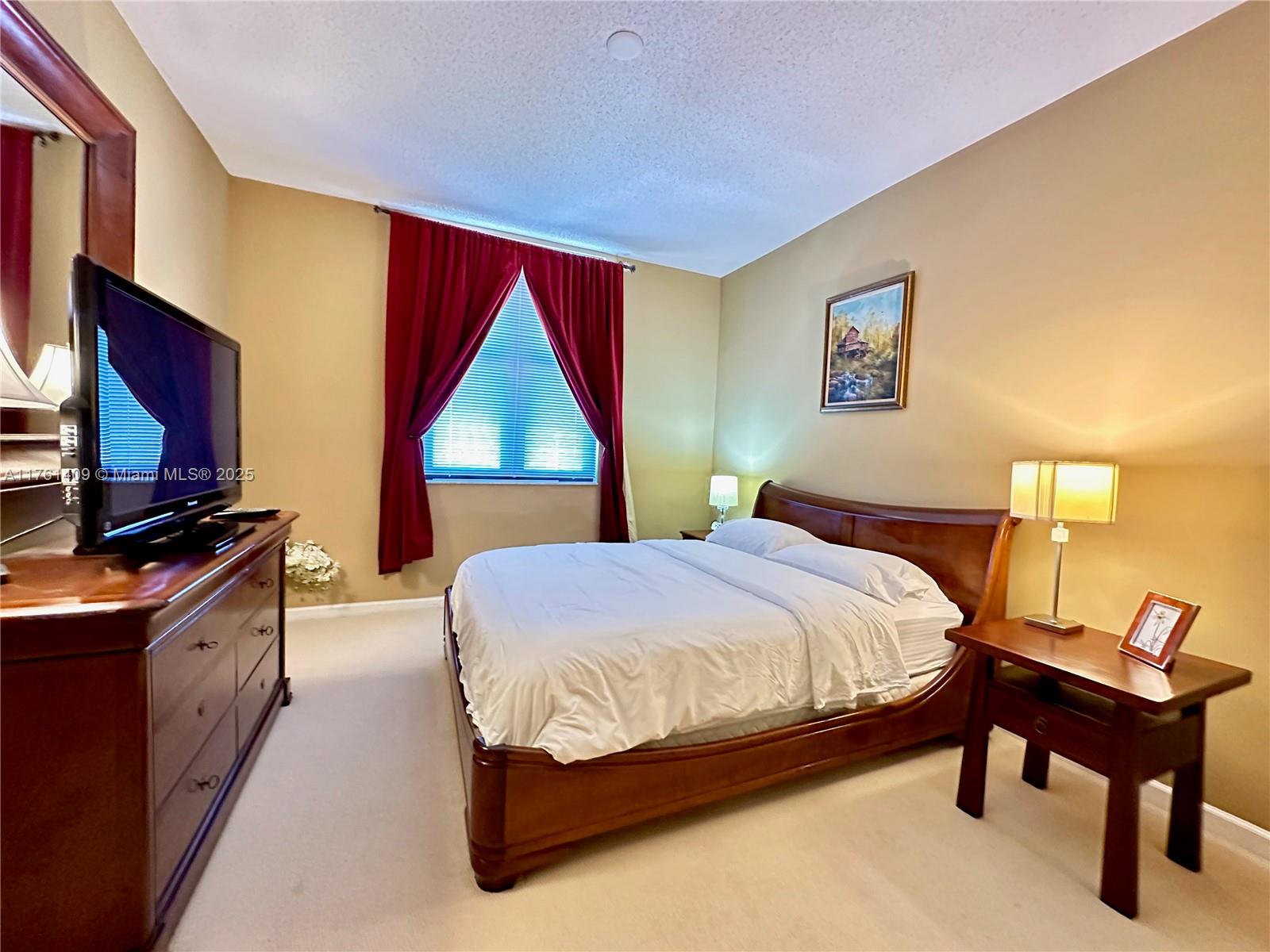 TOWER CONDO AT CITYPLACE - Residential Lease
