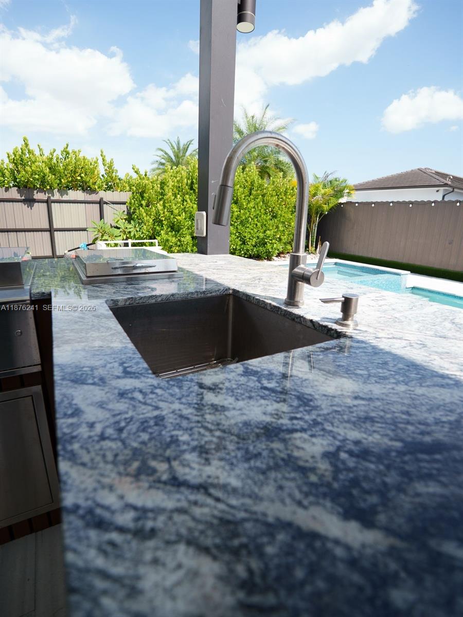 CORAL WAY BY LUXCOM - Residential