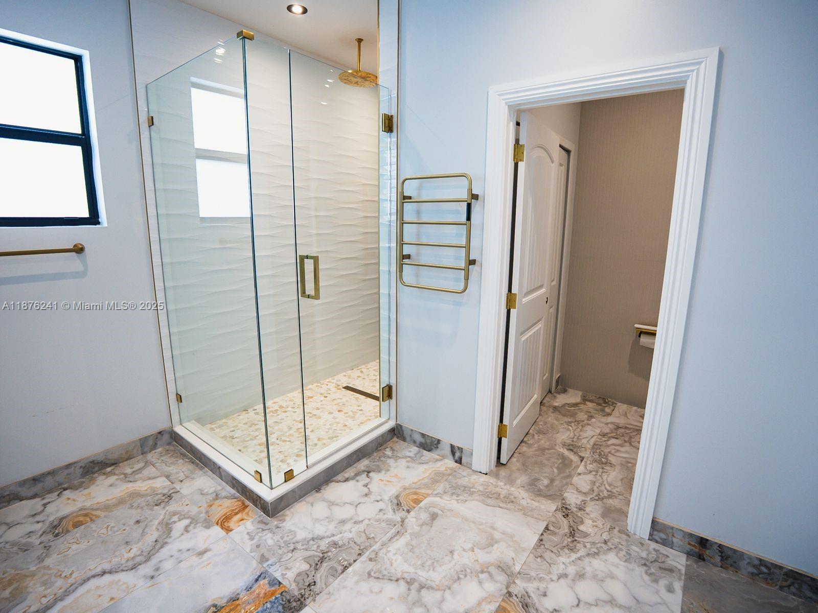 CORAL WAY BY LUXCOM - Residential