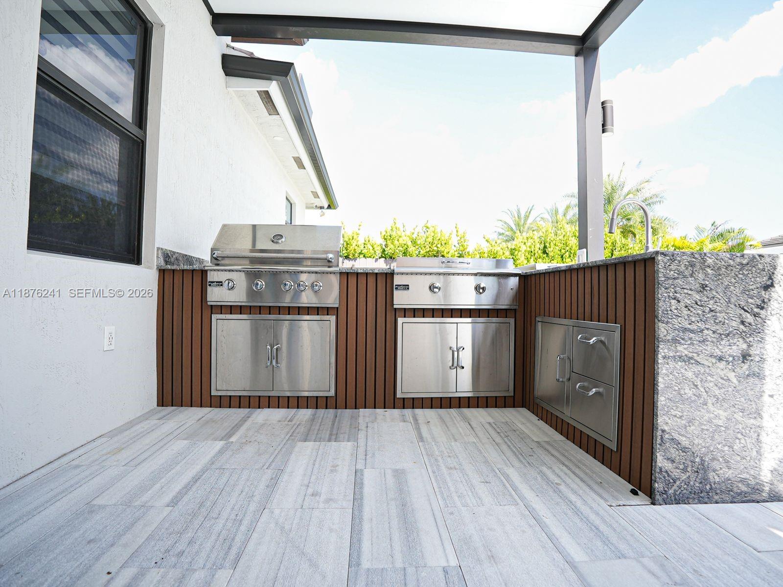 CORAL WAY BY LUXCOM - Residential