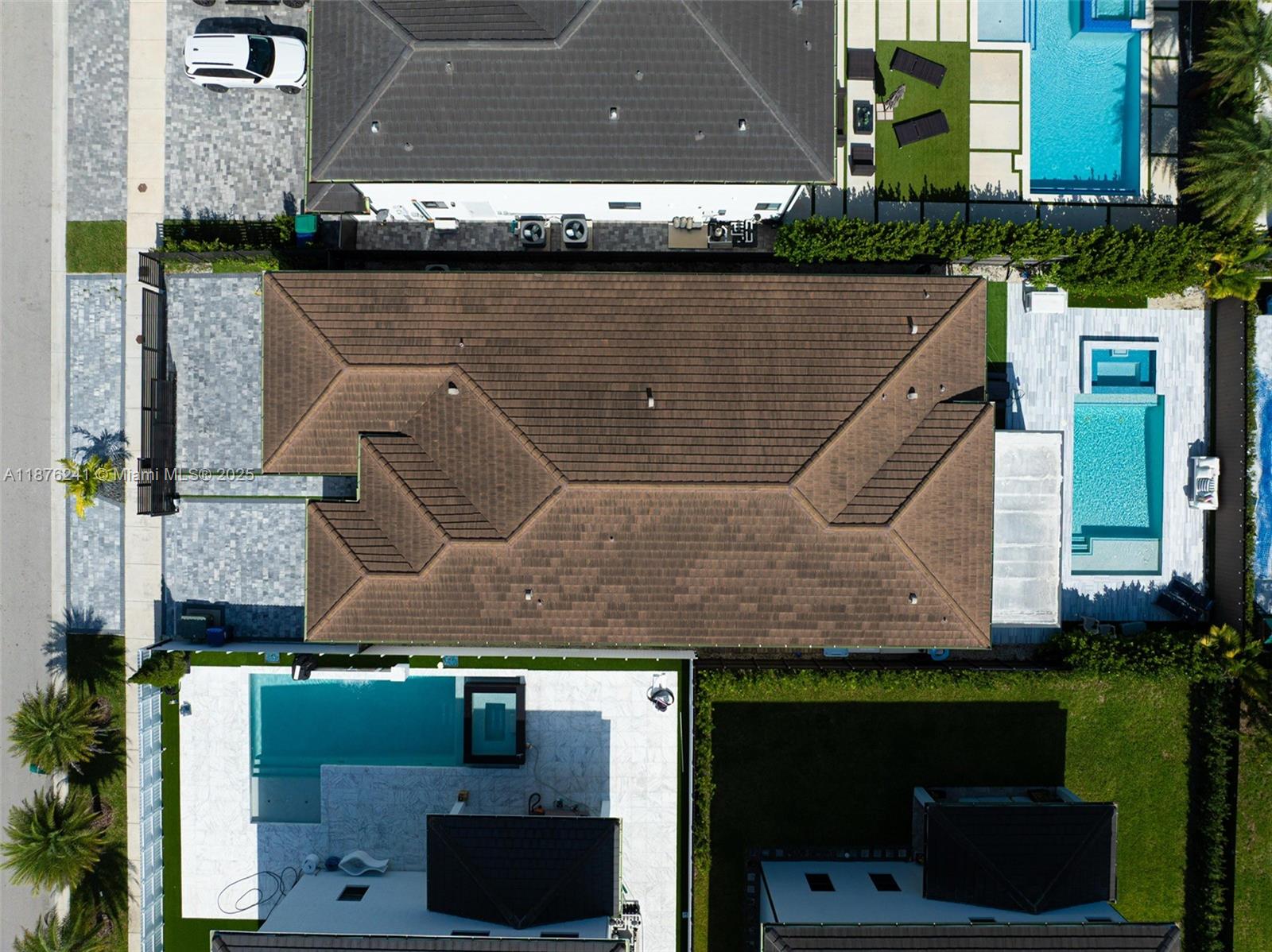 CORAL WAY BY LUXCOM - Residential