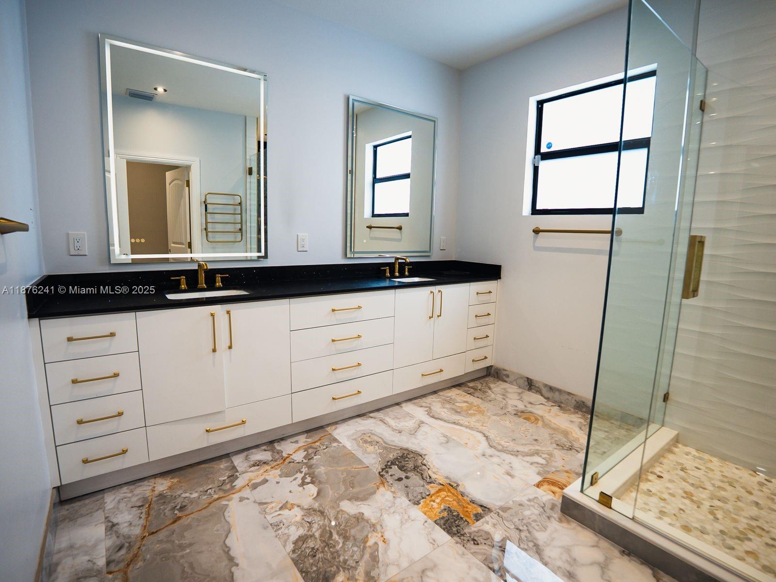 CORAL WAY BY LUXCOM - Residential