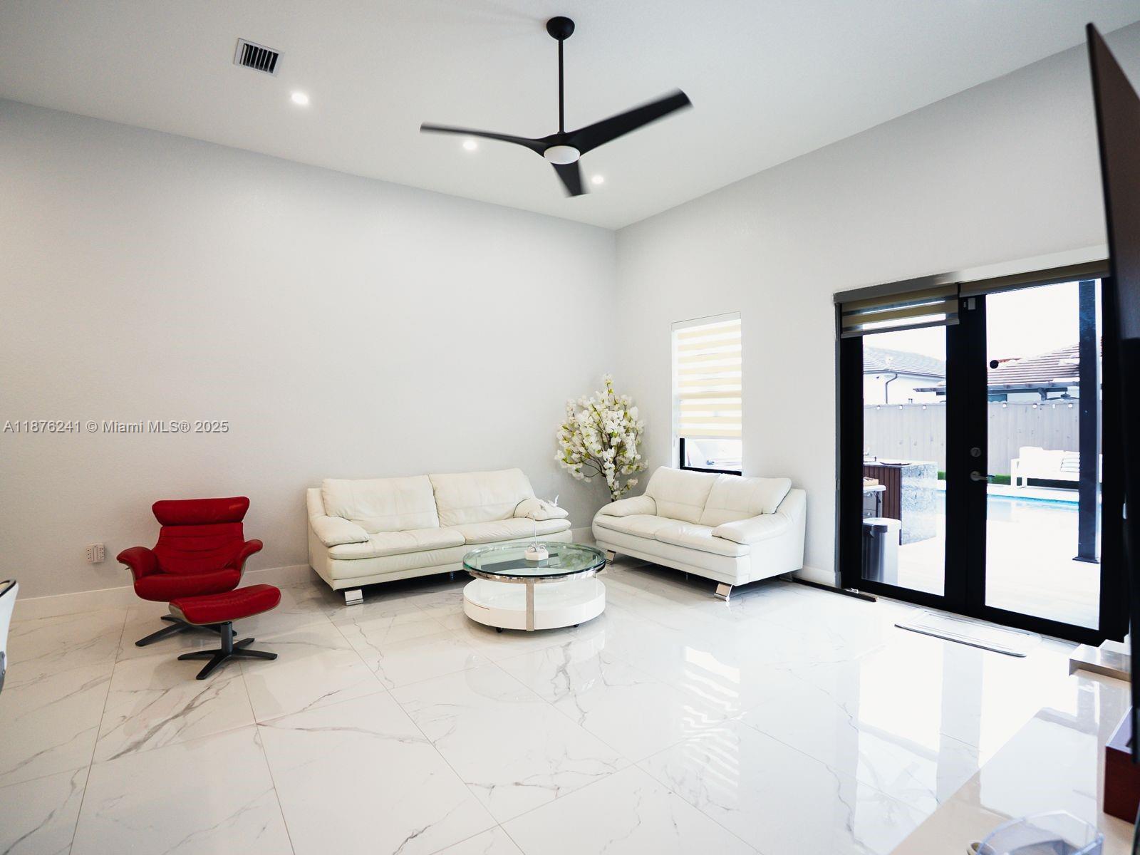 CORAL WAY BY LUXCOM - Residential