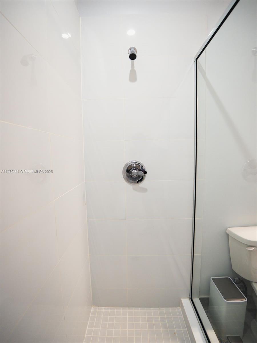 CORAL WAY BY LUXCOM - Residential