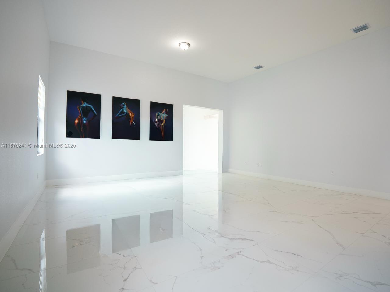 CORAL WAY BY LUXCOM - Residential