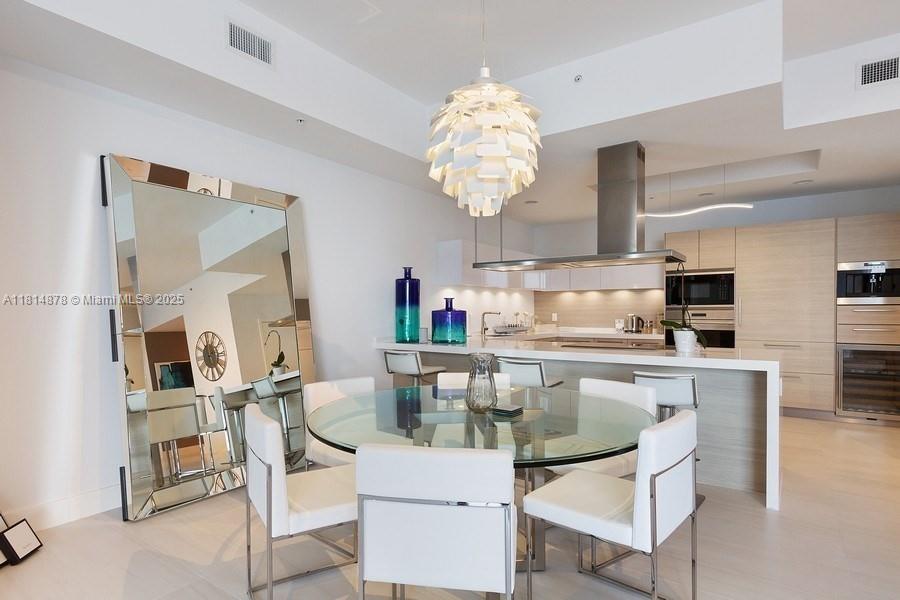 MARINA PALMS RESIDENCES N - Residential