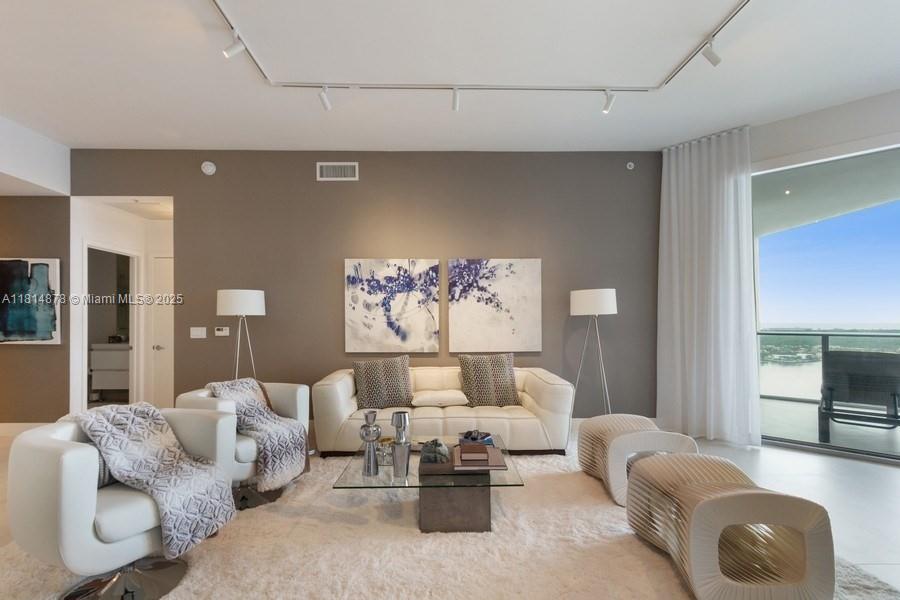 Property for Sale at 17301 Biscayne Blvd Lph-3, North Miami Beach, Miami-Dade County, Florida - Bedrooms: 2 
Bathrooms: 2  - $1,395,000