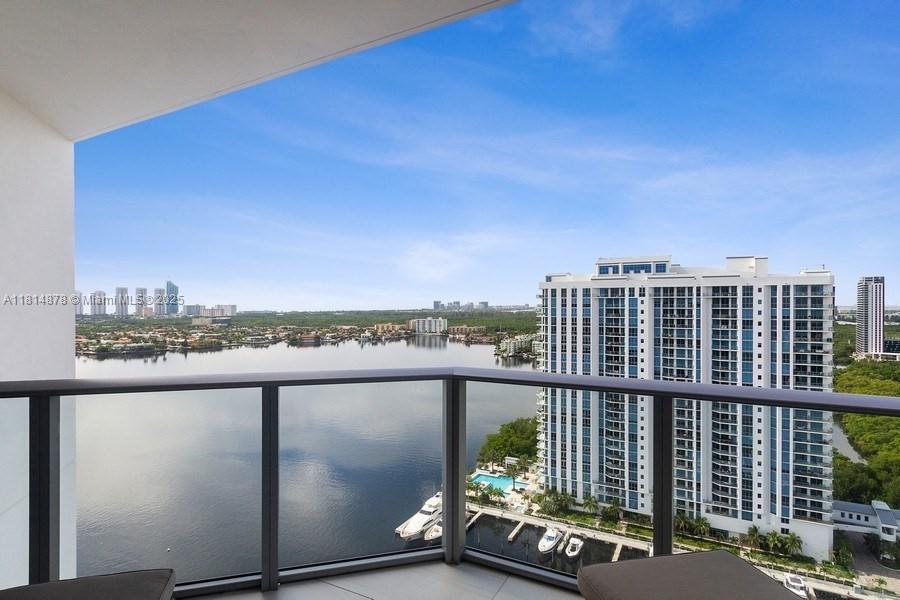 MARINA PALMS RESIDENCES N - Residential