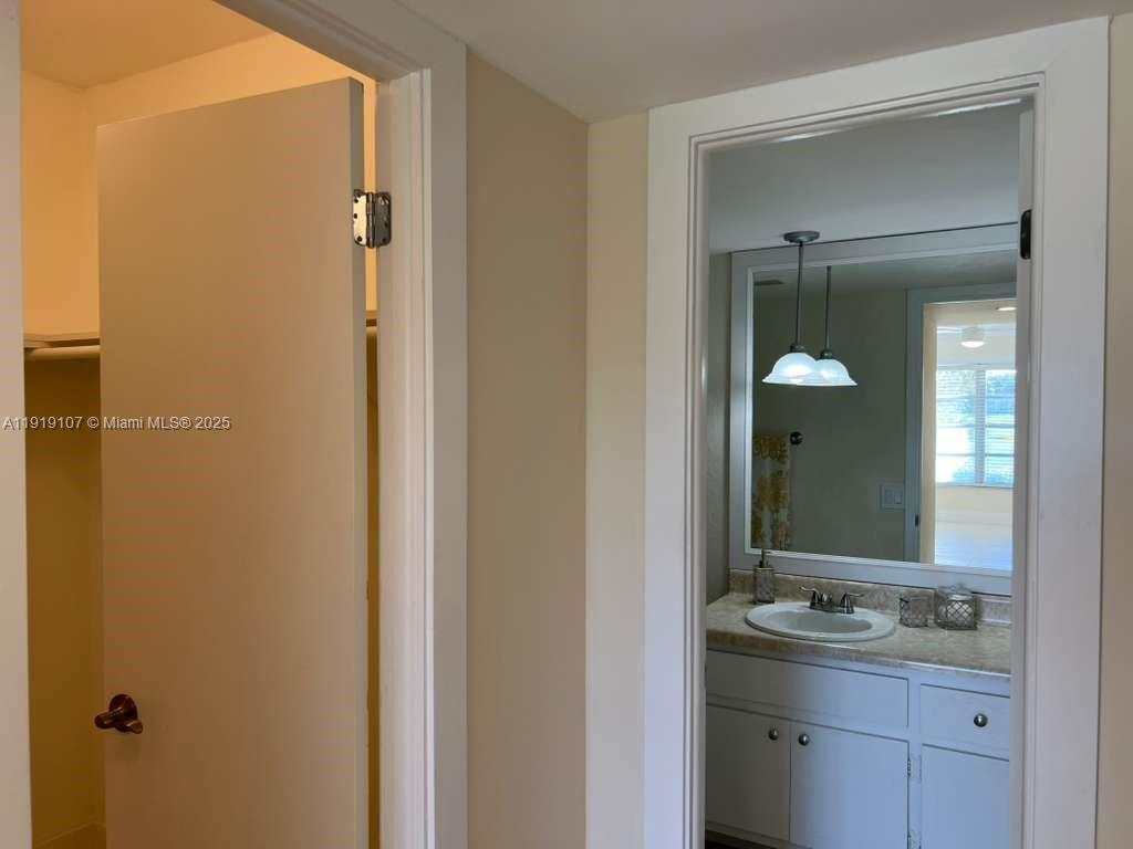 NO 5 PALM-AIRE COUNTRY CL - Residential Lease