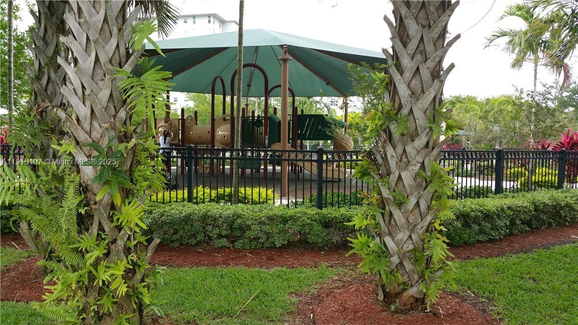 NO 5 PALM-AIRE COUNTRY CL - Residential Lease