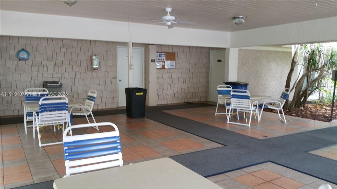 NO 5 PALM-AIRE COUNTRY CL - Residential Lease