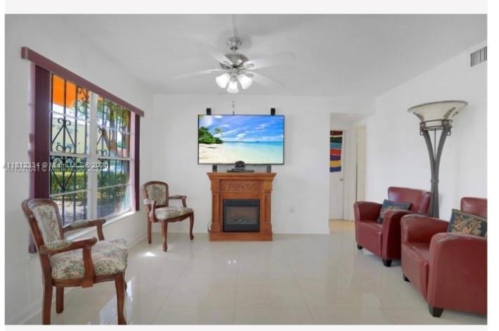 755 Sw 6th St 1, Miami, Broward County, Florida - 2 Bedrooms  
1 Bathrooms - 