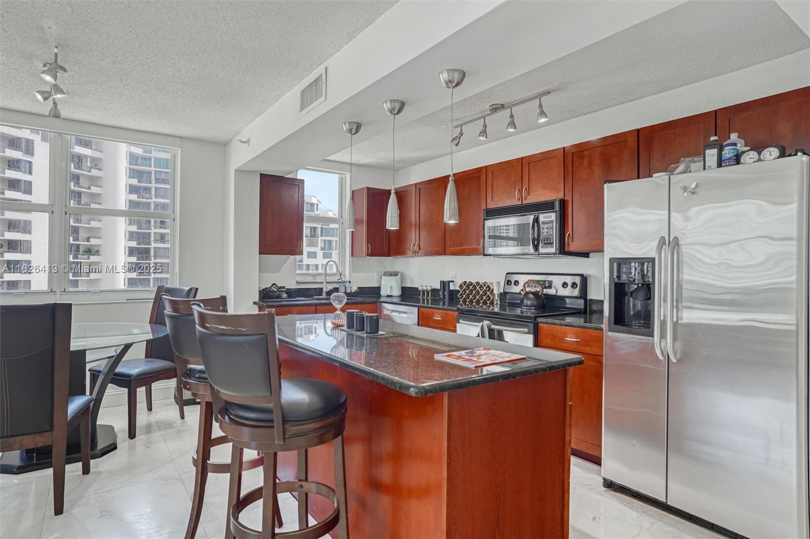 ISOLA CONDO - Residential