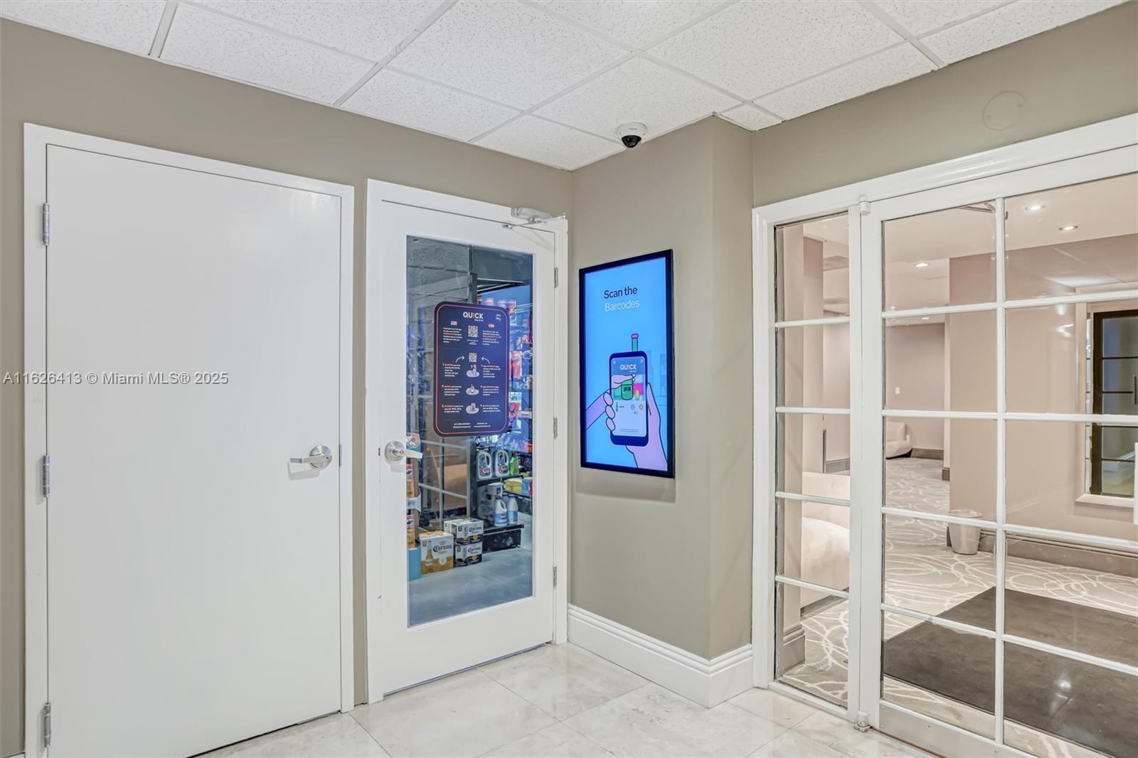 ISOLA CONDO - Residential