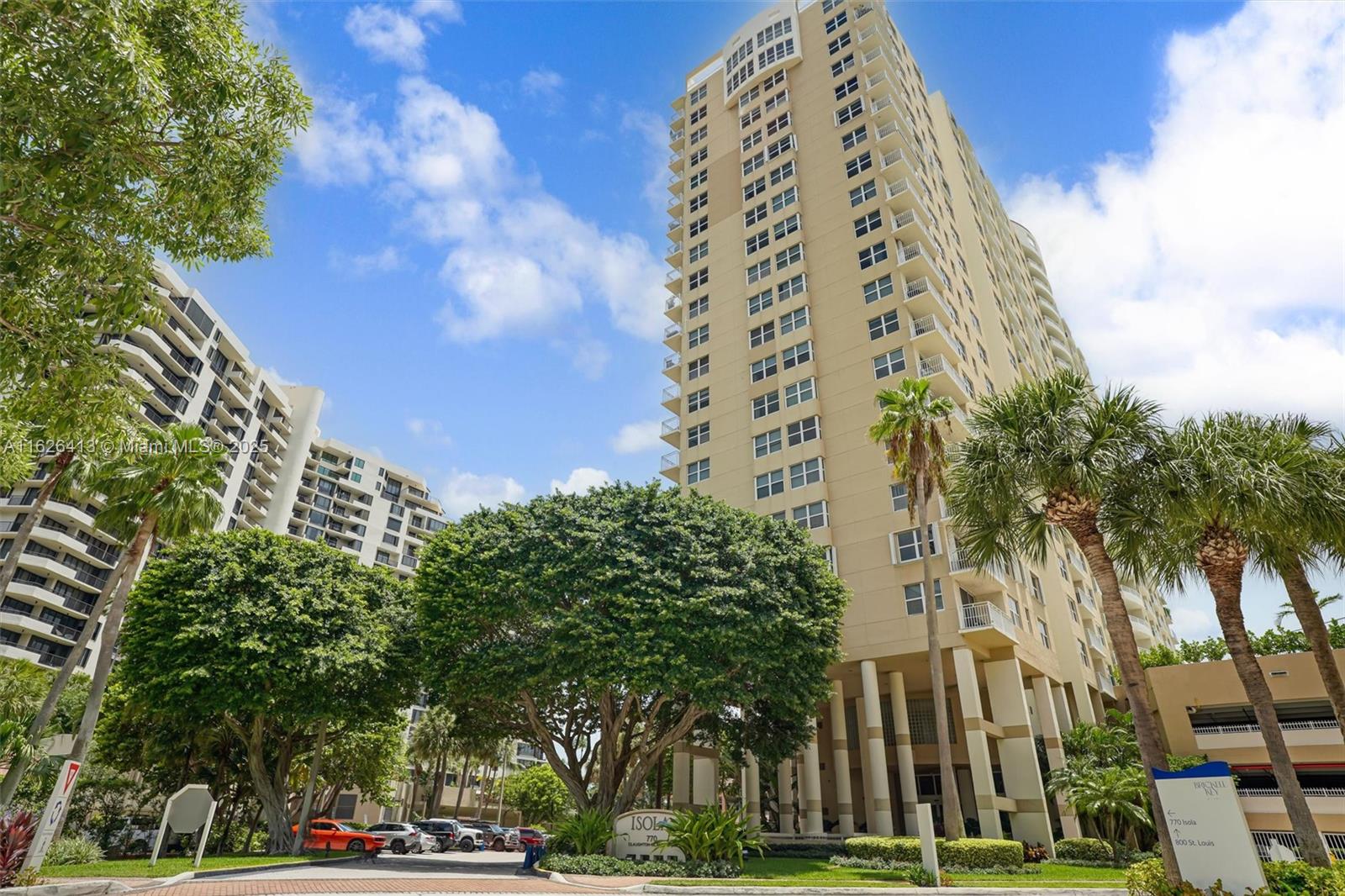ISOLA CONDO - Residential