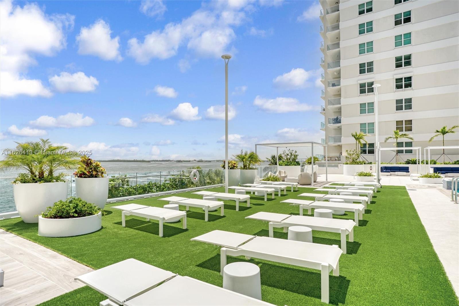 ISOLA CONDO - Residential