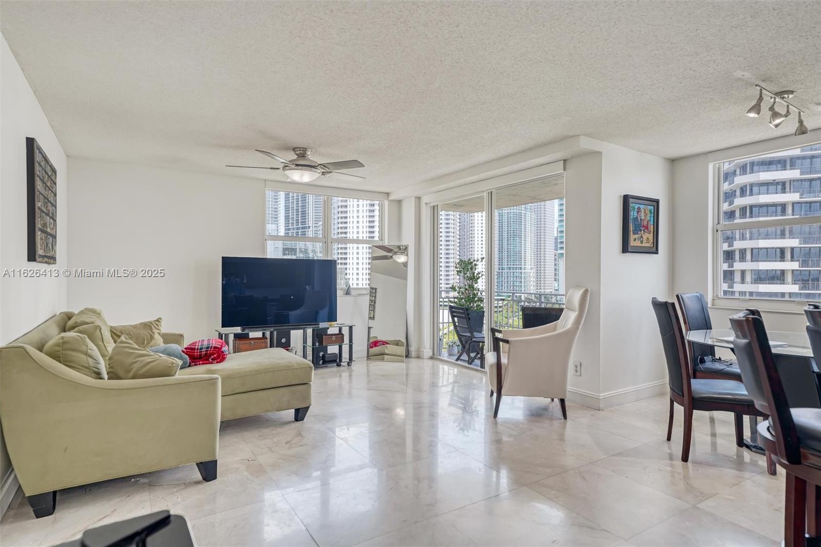 ISOLA CONDO - Residential