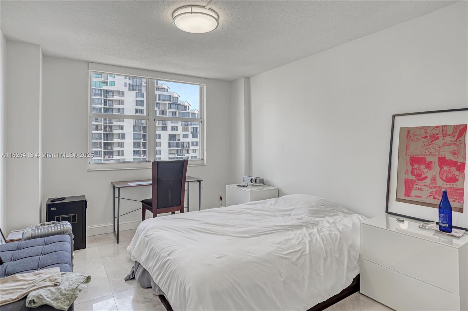 ISOLA CONDO - Residential