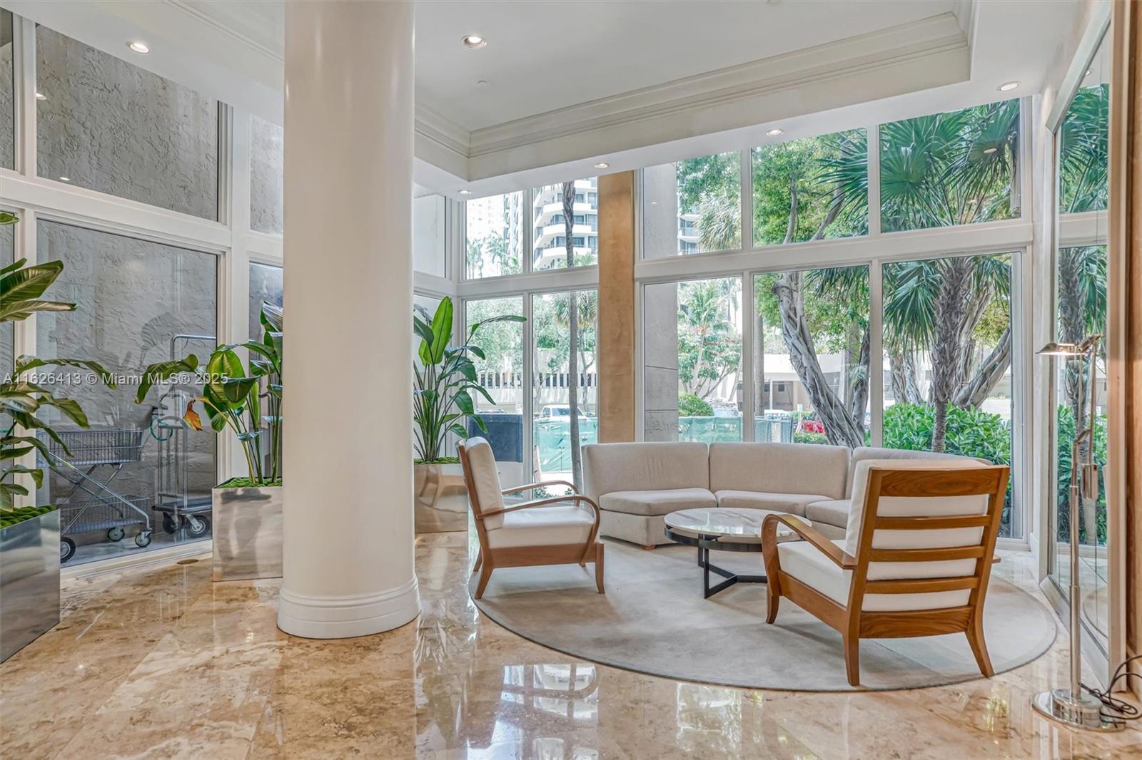 ISOLA CONDO - Residential