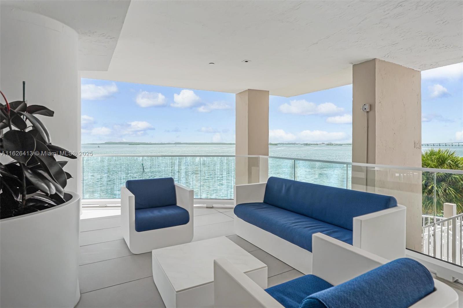 ISOLA CONDO - Residential