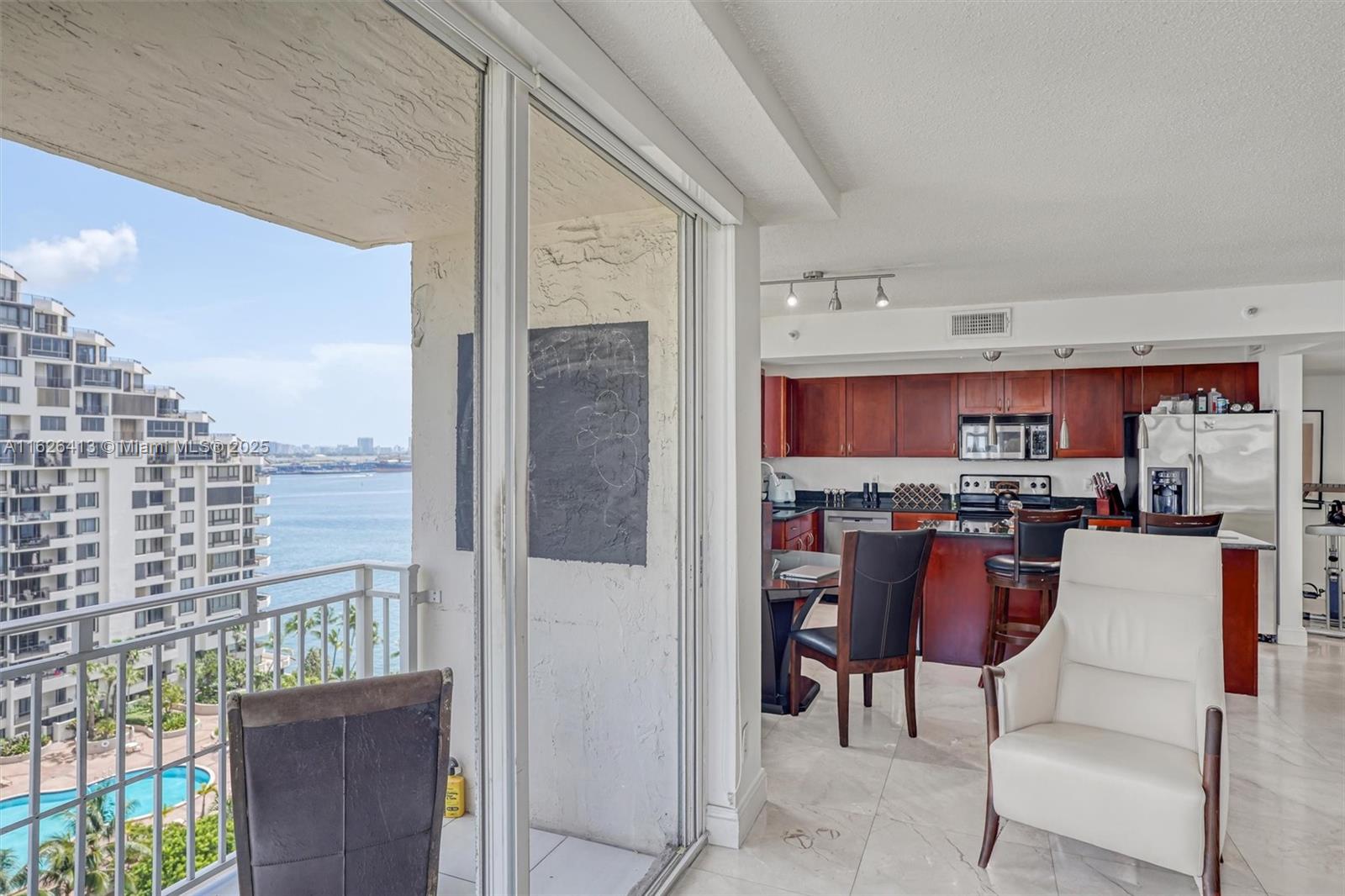 ISOLA CONDO - Residential