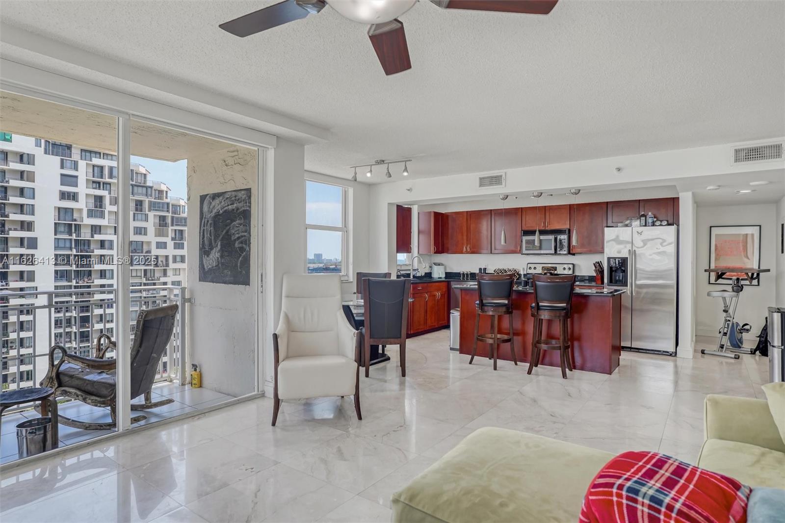 ISOLA CONDO - Residential
