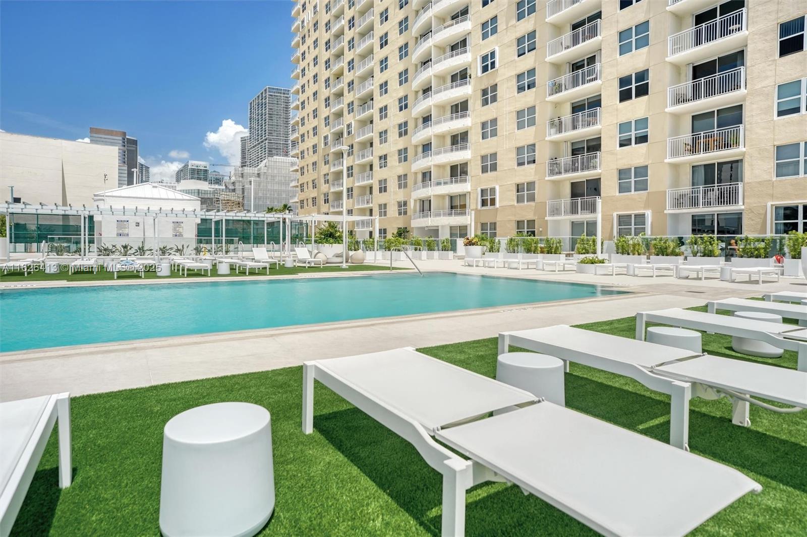 ISOLA CONDO - Residential