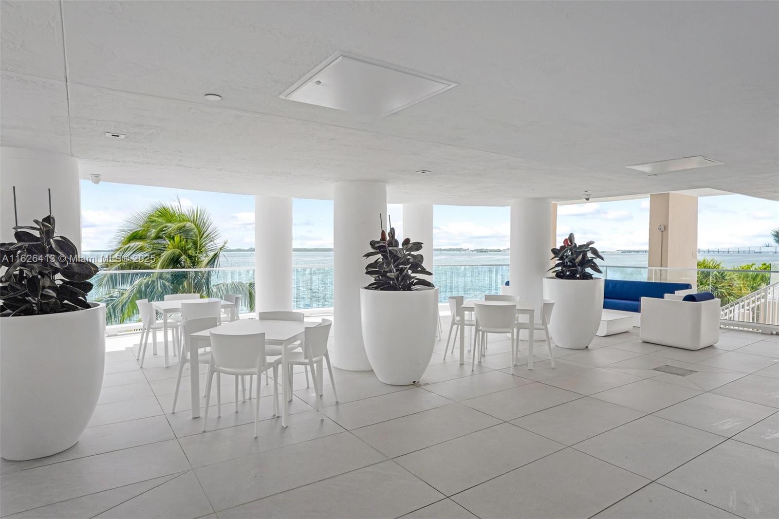 ISOLA CONDO - Residential