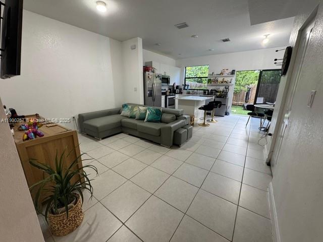 PINE ISLE - Residential Lease