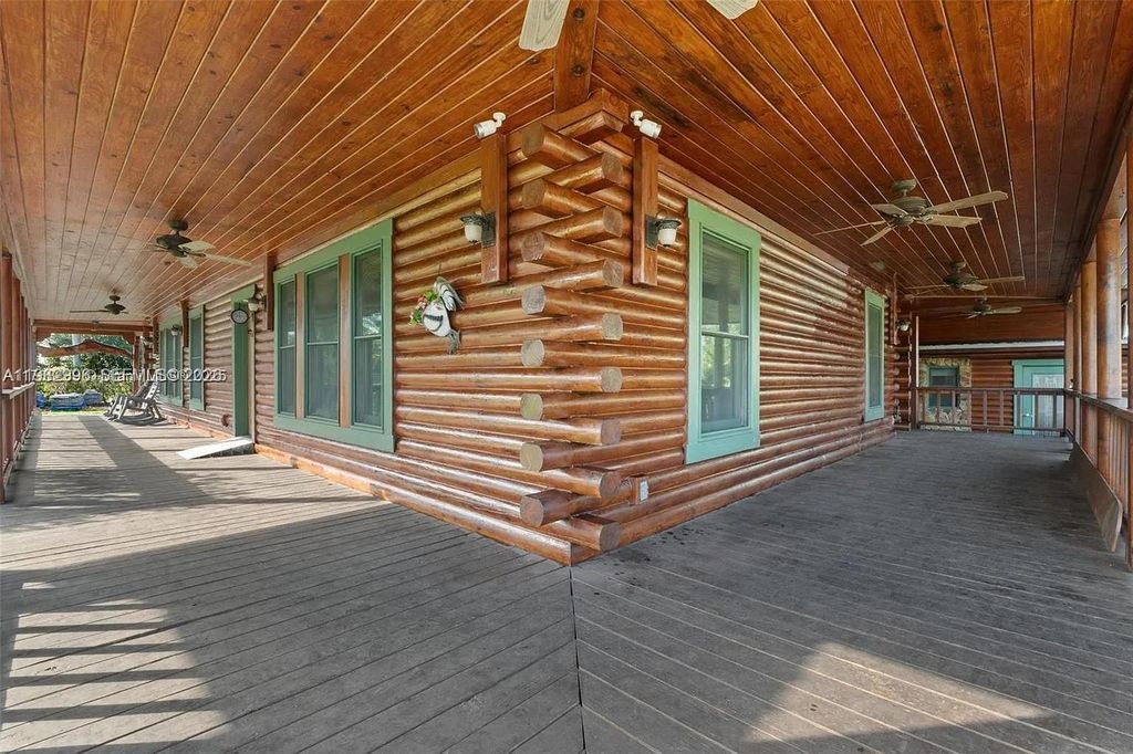 Photo of 850 Old Us Highway 27, South Bay, FL 33493 (MLS # A11982996)