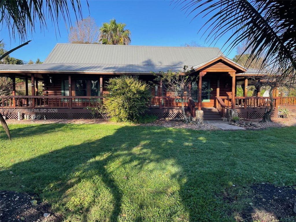 Photo of 850 Old Us Highway 27, South Bay, FL 33493 (MLS # A11982996)