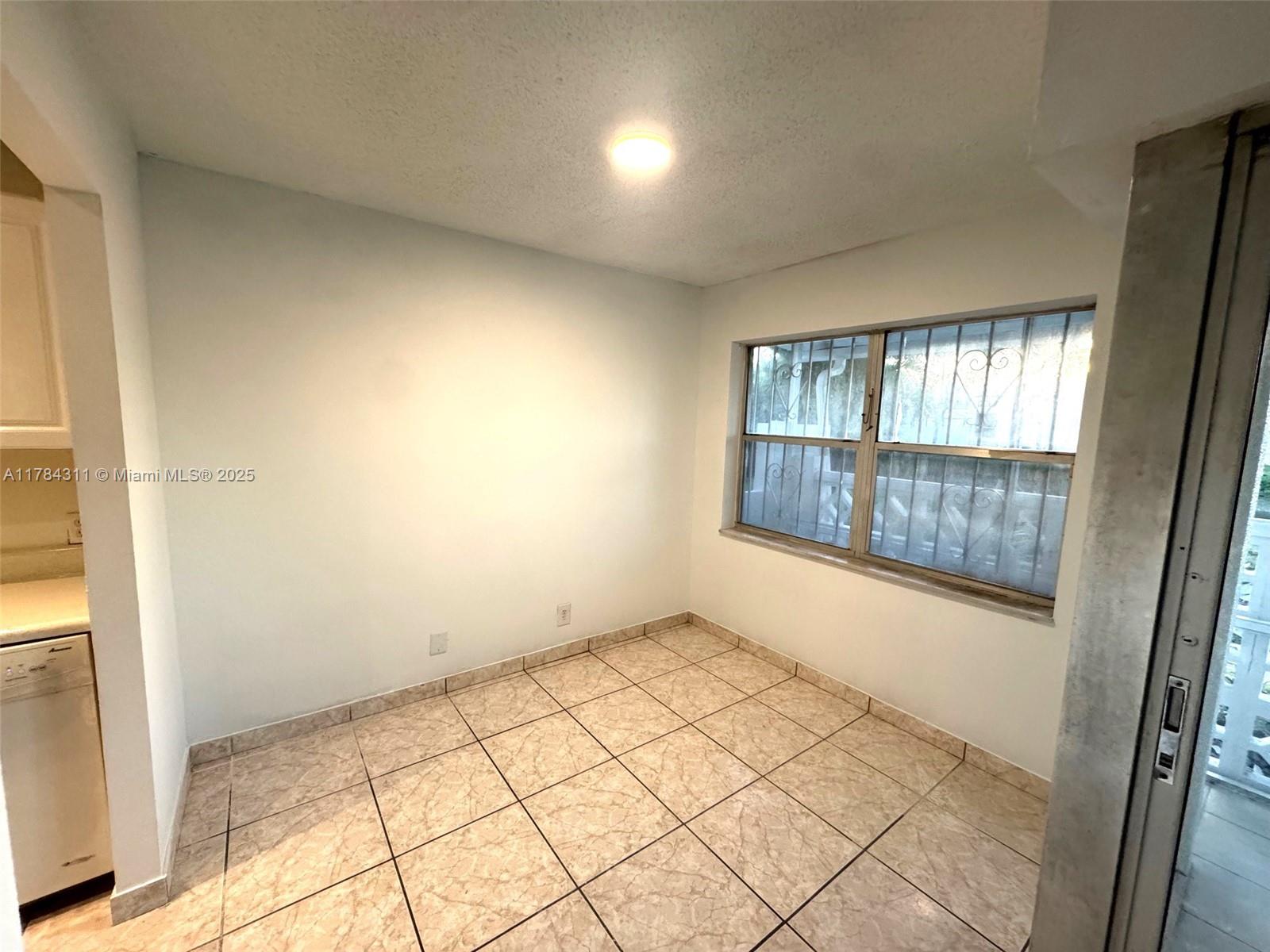 2075 NW 46th Ave I102