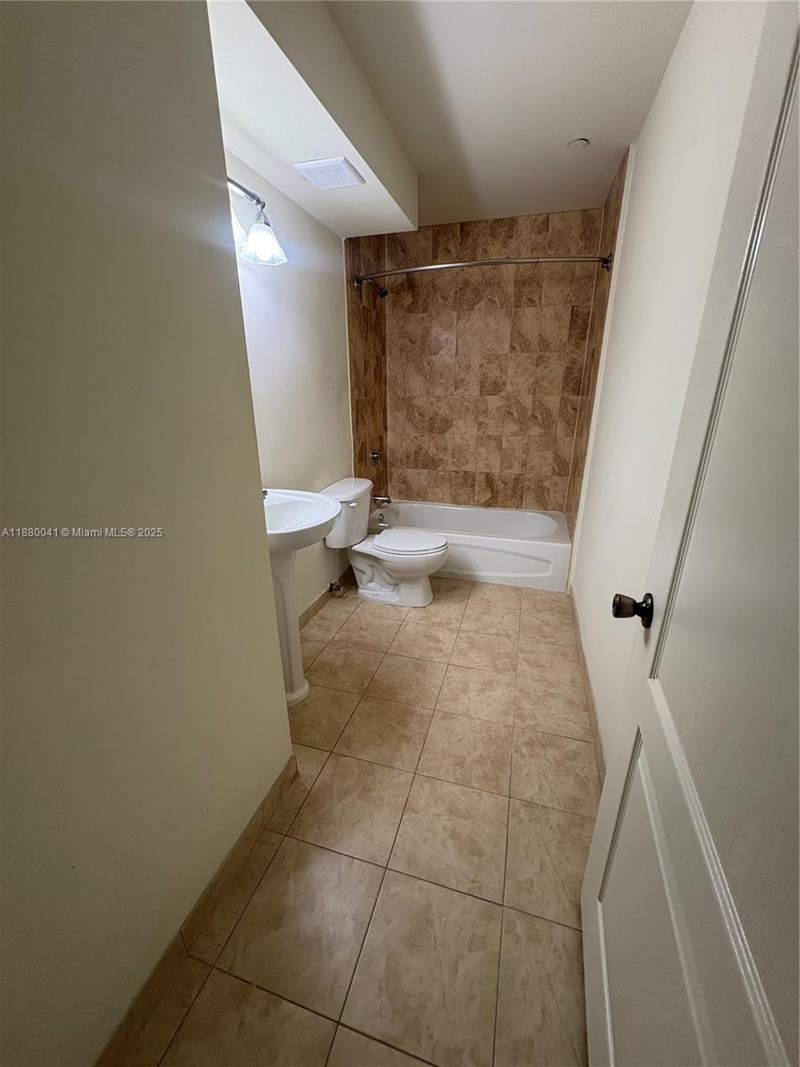 ROYAL POINCIANA VILLAGE C - Residential Lease