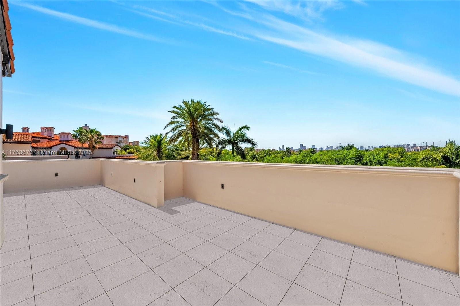 SEASIDE CONDO - Residential