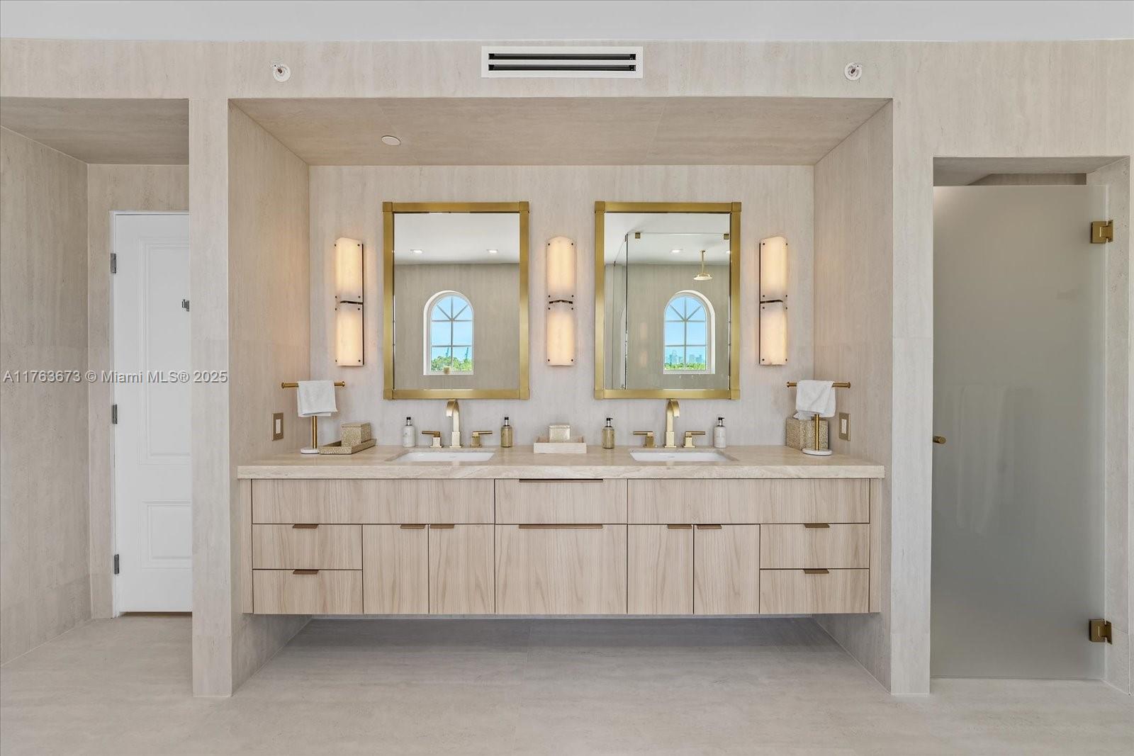 SEASIDE CONDO - Residential