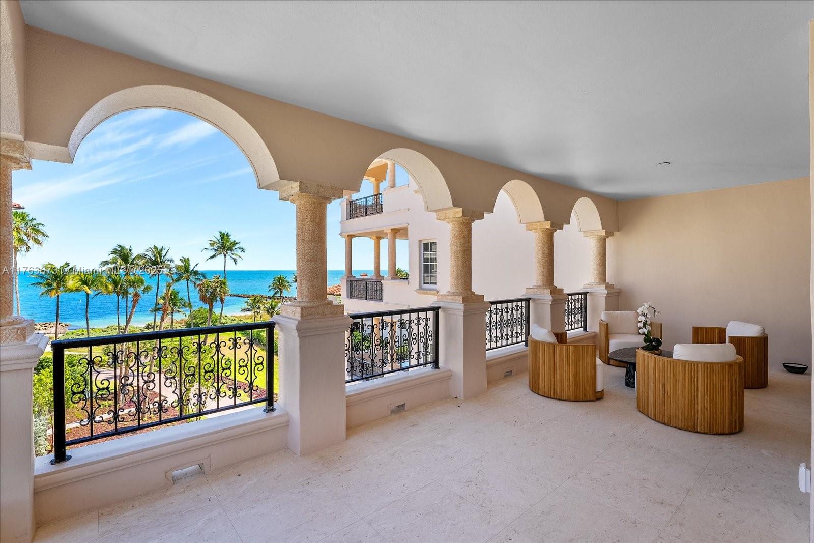 SEASIDE CONDO - Residential