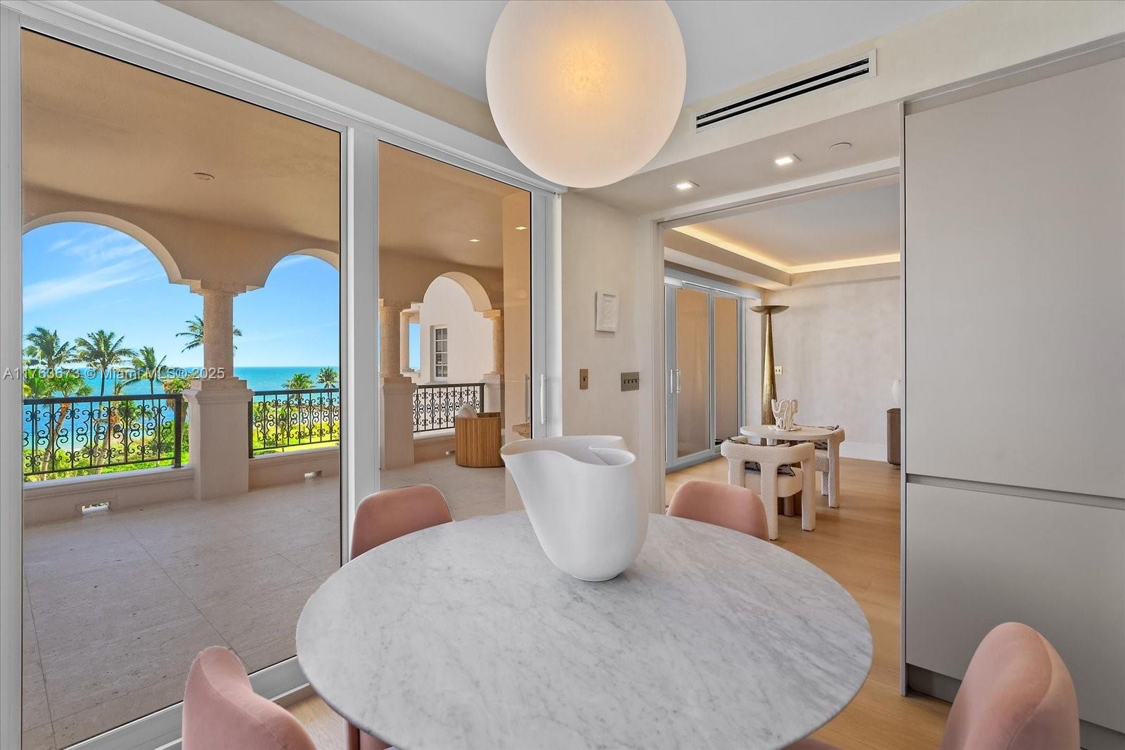 SEASIDE CONDO - Residential
