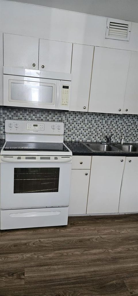  North Miami Beach FL 33160